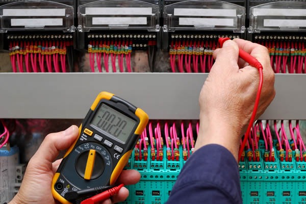 mantenimiento instalaciones electricas montajes